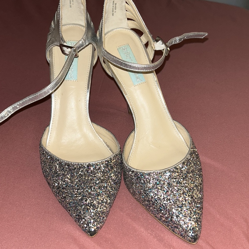Betsy Johnson Avery pumps